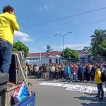 100 Hari Viman-Diky, Mahasiswa Gelar Aksi Protes di Depan Bale Kota Tasikmalaya