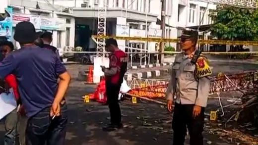 Tower Triangle Ambruk di Kompleks Perkantoran Purwaharja Banjar, Dua Pekerja Tewas