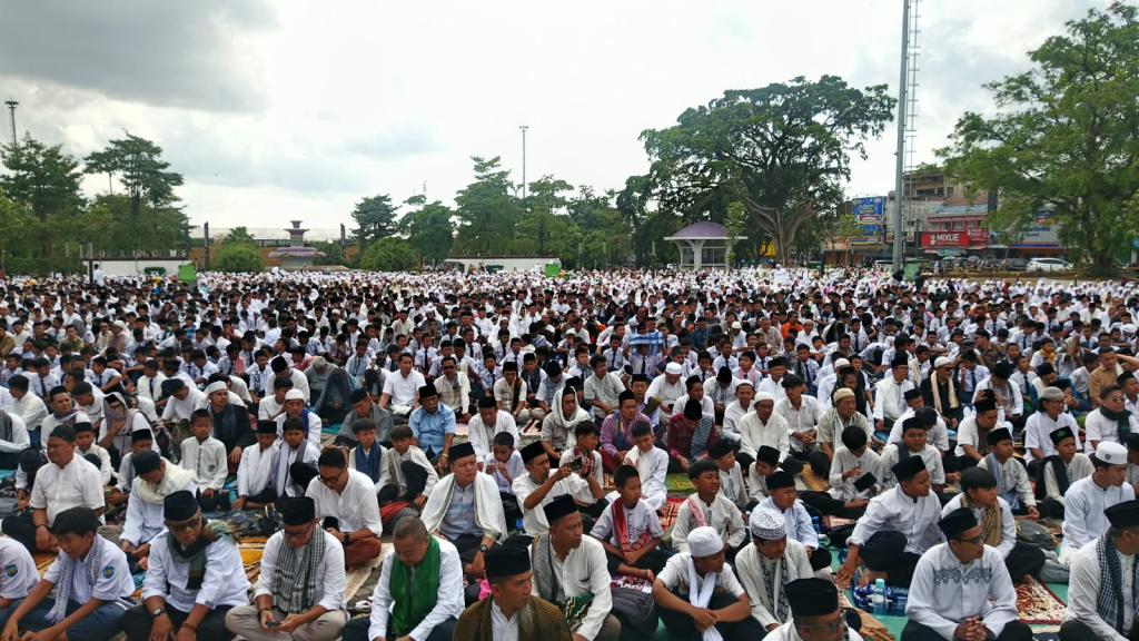 5.000 Jamaah Gelar Shalat Istisqa di Alun-alun Ciamis, Bupati Herdiat Ajak Warga Jaga Sumber Air