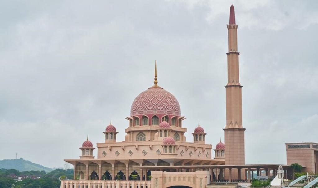 Jadwal Sholat Hari Ini di Kota Banjar, Jumat 14 Agustus 2026