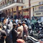 Antrean Panjang Pemohon SKCK Membludak di Polres Tasikmalaya Kota, Warga Bertahan di Tengah Cuaca Panas