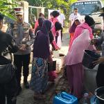Atasi Dampak Kekeringan, Polres Banjar Salurkan 10 Ribu Liter Air Bersih untuk Warga Binangun