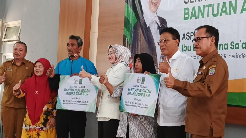Atasi Dampak Kemarau, DPKP Ciamis Salurkan 37 Unit Alsintan Gratis Aspirasi Rina Sa'adah bagi Kelompok Tani