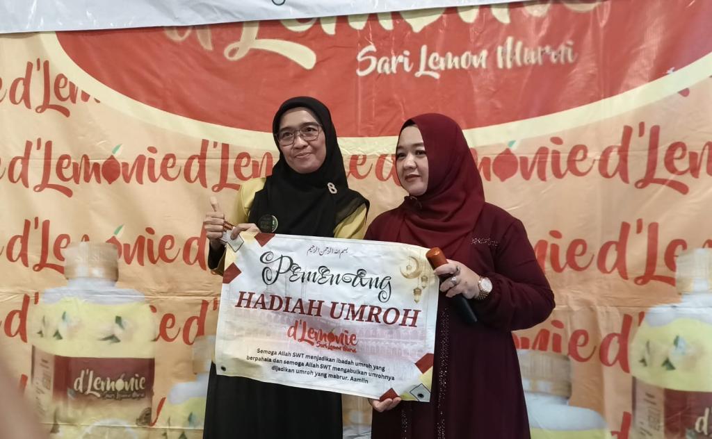 Bahagianya Erna, Reseller D’Lemonie yang Raih Hadiah Umroh Gratis