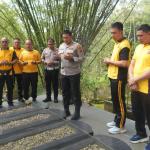 Bakti Religi Jelang Hari Bhayangkara ke-79, Polres Tasikmalaya Kota Bersihkan Makam Mantan Kapolri