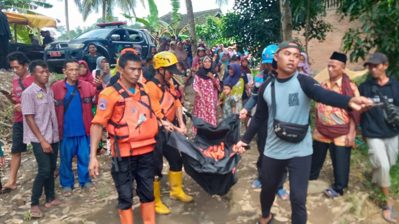 Balita yang Hanyut di Sungai Bojong Culamega Ditemukan Tak Bernyawa