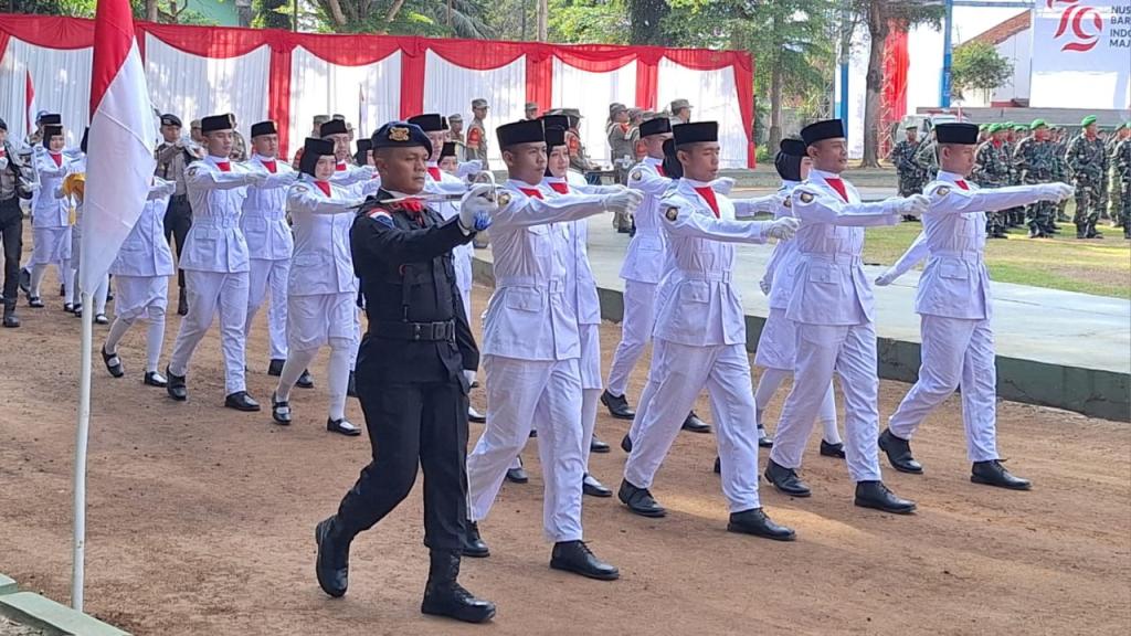 Batalyon D Pelopor Satbrimob Polda Jabar Pimpin Paskibra HUT ke-79 RI di Kota Banjar