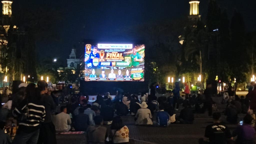 Bobotoh Penuhi Alun-alun Ciamis, Nobar Final Piala Presiden Persib vs Persebaya Berlangsung Meriah
