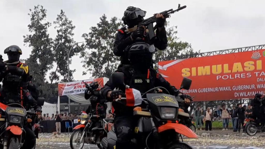 Brimob Mako Cineam Siagakan Tim Anti Anarkis saat Pilkada Serentak di Priangan Timur