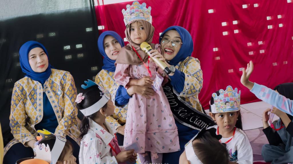 Bunda PAUD Ciamis Tinjau MPLS di Cijeungjing, Pastikan Transisi TK ke SD Menyenangkan