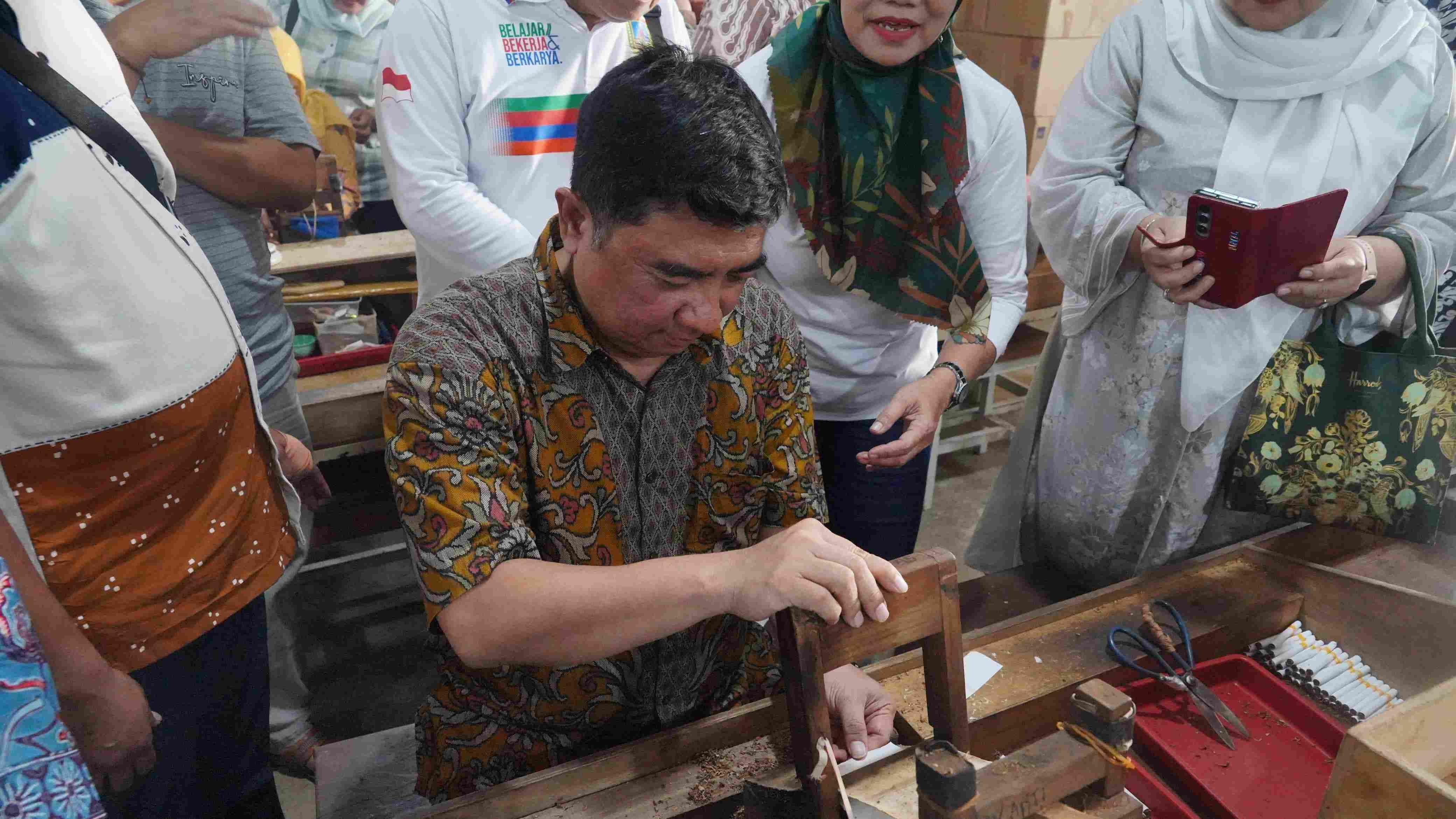 Bupati Garut Lirik Model Industri Tembakau Kudus untuk Dorong Kesejahteraan Petani