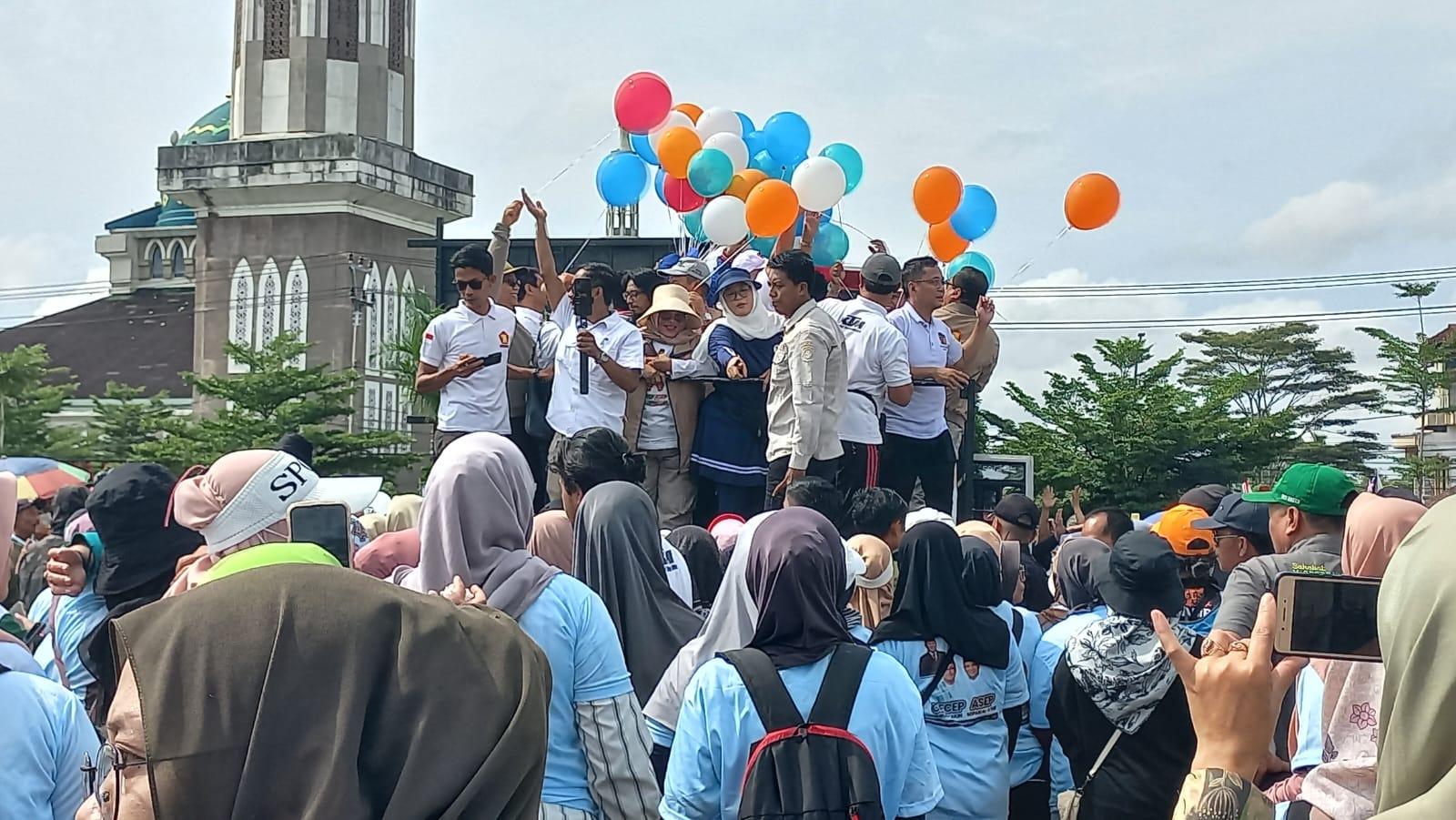 Cabup-Cawabup Tasikmalaya Cecep-Asep Terharu Lihat Antusiasme Masyarakat pada Gebyar Senam dan Jalan Sehat