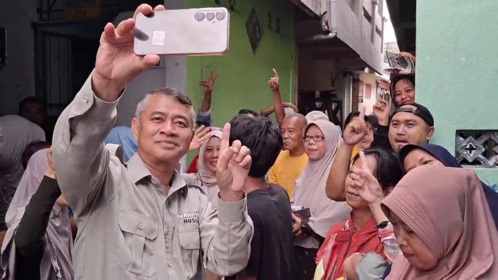 Cawawalkot Tasikmalaya Nomor Urut 1 Muslim Blusukan, Emak-Emak Sambut dengan Jargon 'Tasik Beres'