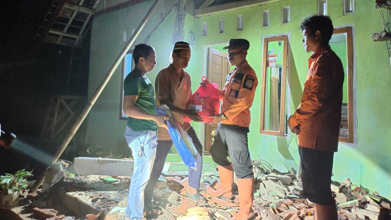 Cuaca Ekstrem Melanda Ciamis, Lima Rumah dan Satu Penggilingan Padi Tertimpa Pohon Tumbang