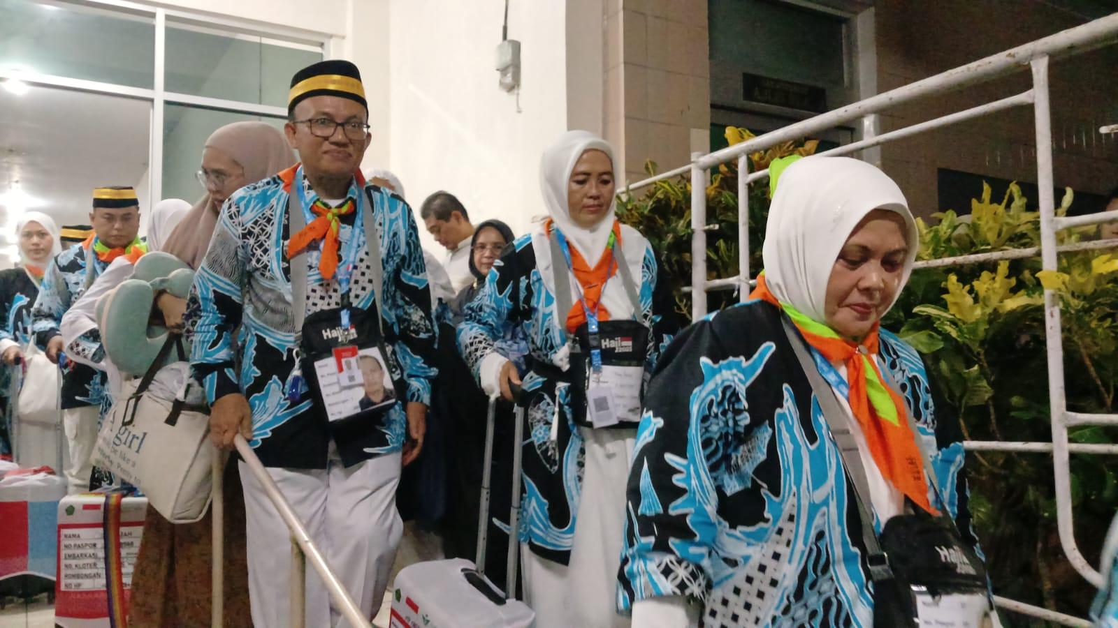 Daftar Sejak 2014, Ketua DPRD Kota Tasikmalaya dan Istri Tunaikan Ibadah Haji ke Tanah Suci