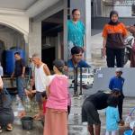 Dampak Kemarau Panjang di Kota Tasikmalaya, Shanrilla Grup Bagikan Air Bersih Gratis untuk Warga