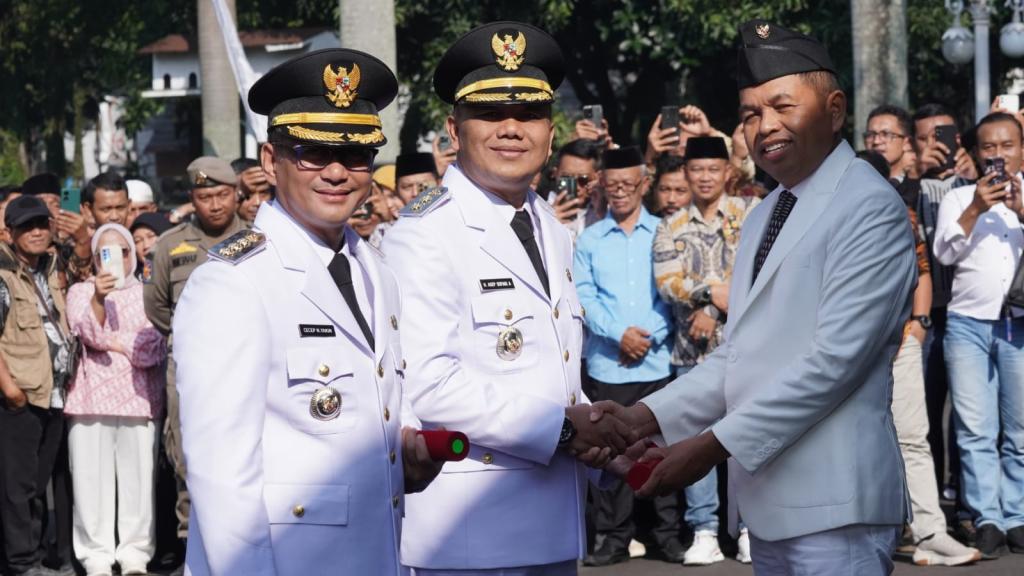 Dedi Mulyadi Lantik Cecep-Asep sebagai Bupati dan Wakil Bupati Tasikmalaya, Titip Pesan Soal Infrastruktur hingga Tambang