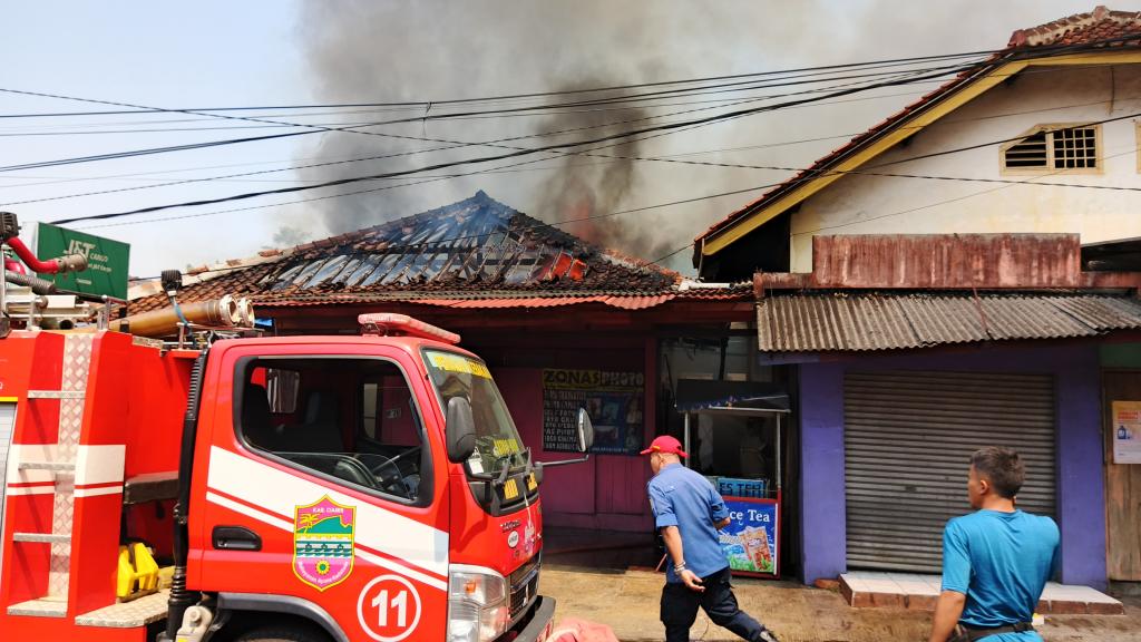 Diduga Akibat Kompor Memasak, Kebakaran Hanguskan Bangunan di Jalan Ciptomangunkusumo Ciamis