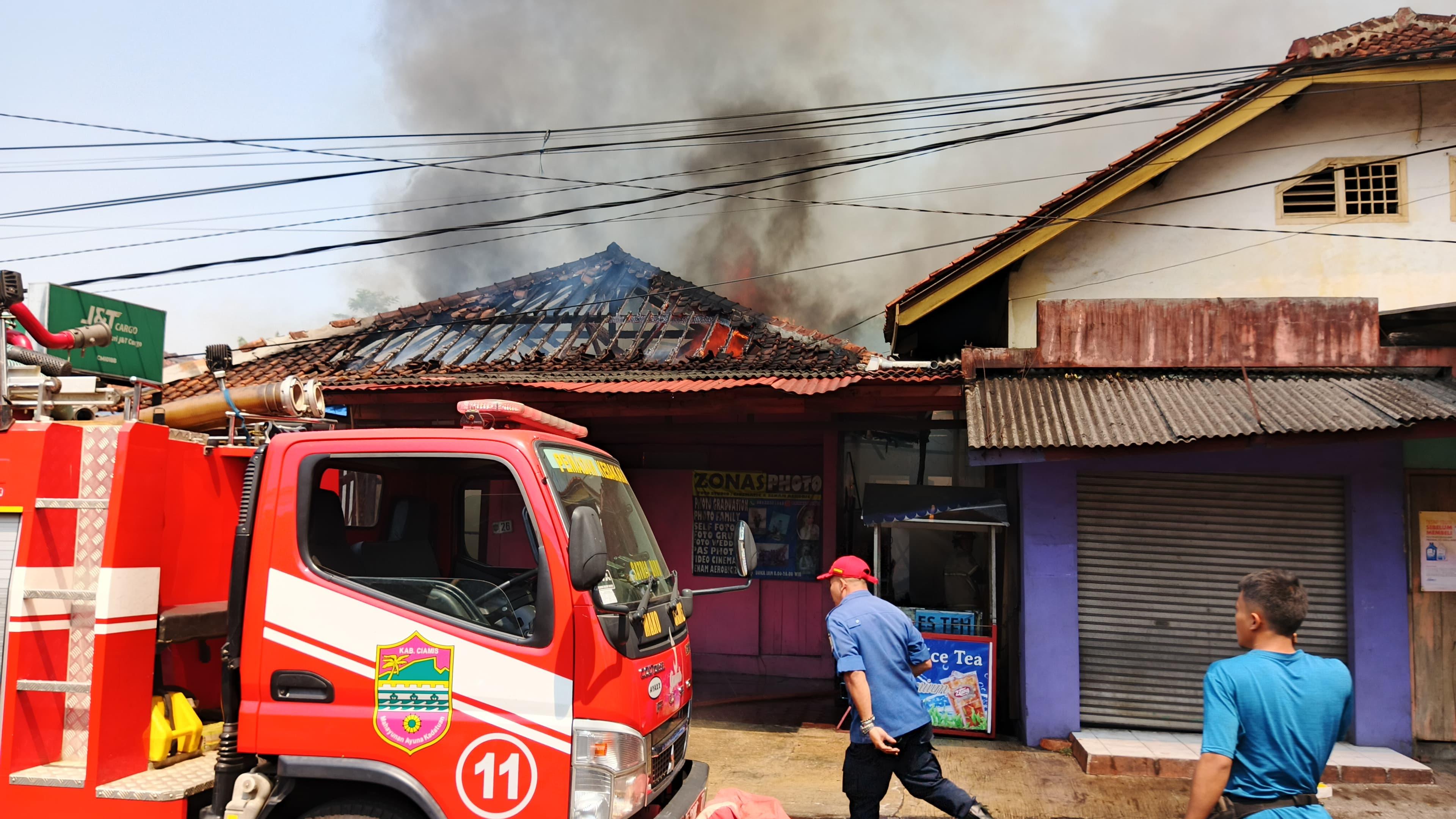 Diduga Akibat Kompor Memasak, Kebakaran Hanguskan Bangunan di Jalan Ciptomangunkusumo Ciamis