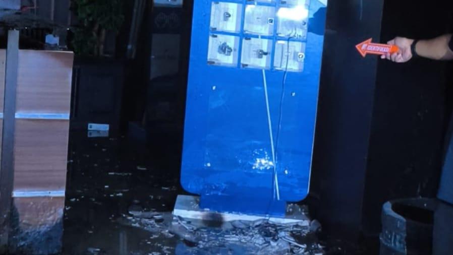 Diduga Korsleting Charger Ponsel, Ruang Penerima Tamu Gedung Kantor Wali Kota Banjar Ludes Terbakar