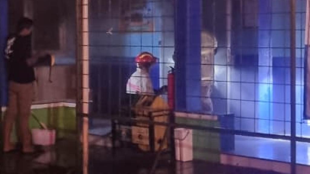 Diduga Korsleting Listrik, Ruang Server SMPN 1 Kawali Ciamis Hangus Terbakar