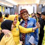 Diky Candra Ikuti Pembacaan Panca Bhakti Golkar, Langsung Digoda Daniel Mutaqien untuk Bergabung