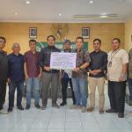 Dorong Kesejahteraan Warga dan Kelestarian Hutan, Perhutani KPH Tasikmalaya Salurkan Insentif Getah Pinus Rp 14,6 Juta bagi 5 KTH di Cigalontang