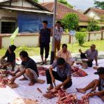 DPRD Kota Tasikmalaya Sembelih Dua Ekor Sapi pada Idul Adha, Daging Kurban Dibagikan ke Warga Sekitar