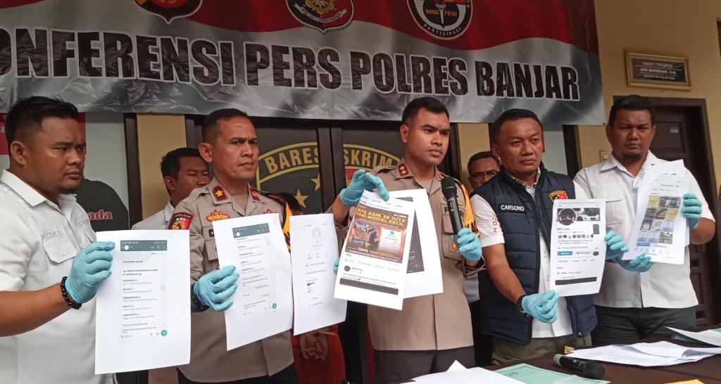 Dua Warga Kota Banjar Ditangkap Polisi Gegara Promosikan 8 Situs Judi Online