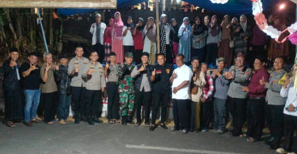 Duduk Bersama Warga Batulawang di Pos Satkamling, Polres Banjar Serukan Cegah Curat hingga Kebakaran Kebun Karet