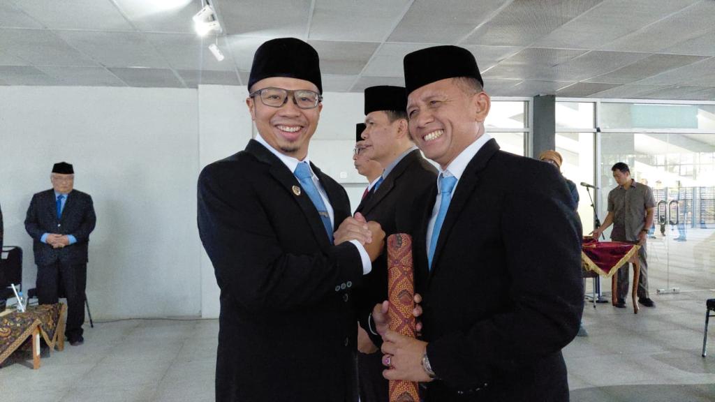 Ekspresi Sumringah Nanang Suhara Usai Resmi Dilantik Jadi Kepala DPPKBP3A Kota Tasikmalaya