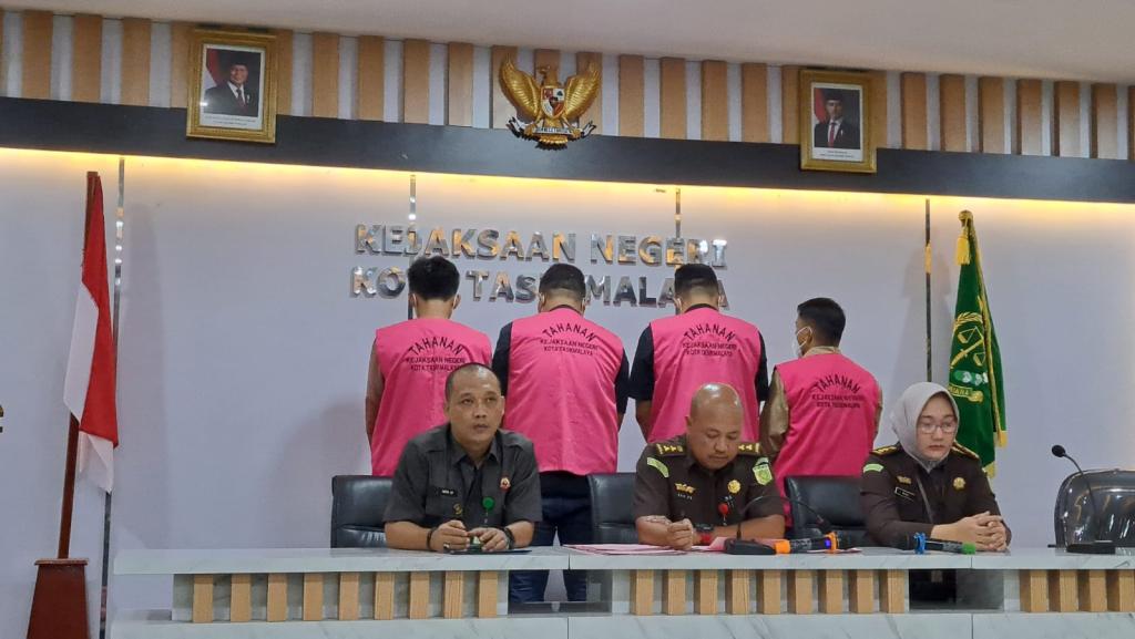 Empat Tersangka Kasus Korupsi Kredit Bank Pelat Merah di Tasikmalaya Ditahan, Kerugian Capai Rp4,6 Miliar