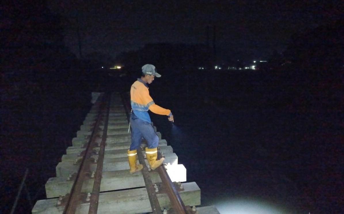 Gempa M 5,3 Guncang Pangandaran, PT KAI Daop 2 Bandung Hentikan Perjalanan Kereta Api Demi Keselamatan