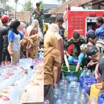 Gencarkan Aksi 'Serbuan Air Bersih', Lanud Wiriadinata Salurkan Bantuan untuk Warga Kampung Negla Cibeureum