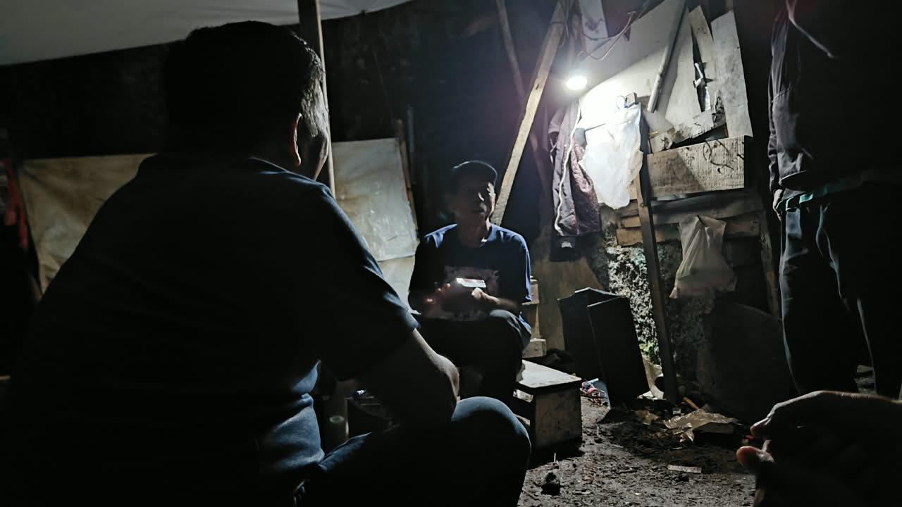 Gubernur Jabar Dedi Mulyadi Kirim Utusan Temui Kakek Nana di Gubuk, Titipkan Uang dan Janji Bangunkan Rumah