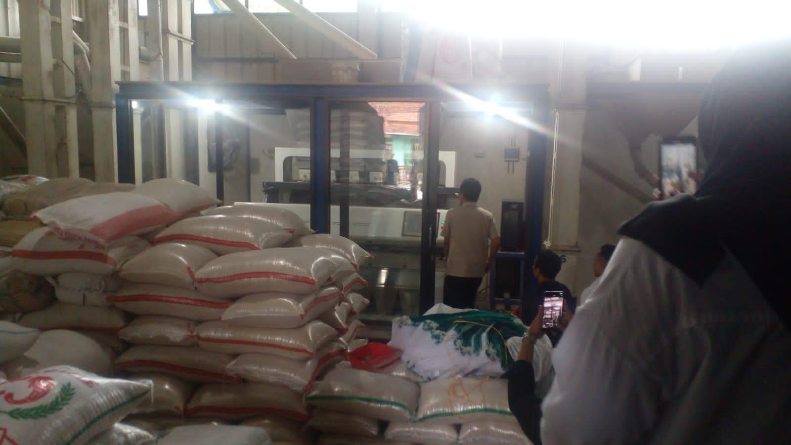 Harga Beras di Warung Eceran Naik Usai Idul Adha, Stok Gabah Petani Mulai Menipis