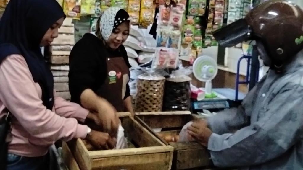 Harga Telur Ayam Ras di Ciamis Turun Drastis, Stok Aman di Pasaran