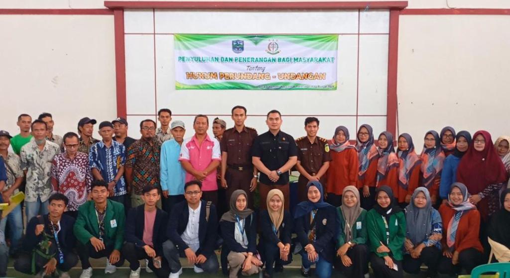 Kejari Kota Banjar Sosialisasi Hukum Bahaya Judi dan Pinjol Lewat Jaksa Garda Desa