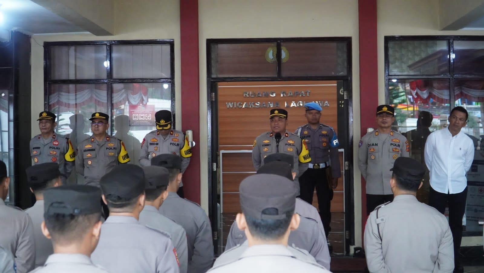 Cuaca Hujan Tak Menghalangi Apel Pagi di Mapolres Tasikmalaya