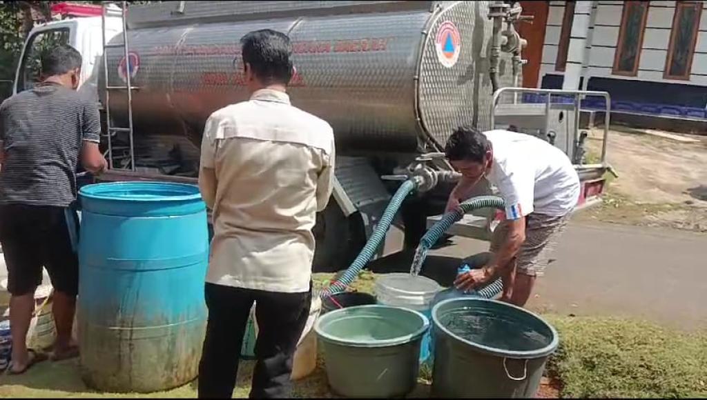BPBD Kota Tasikmalaya Salurkan 10.000 Liter Air Bersih Setiap Hari