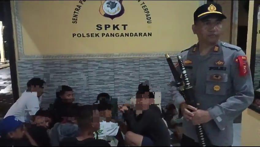 Polsek Pangandaran Amankan 15 Anak di Bawah Umur Bawa Senjata Tajam dan Konsumsi Miras