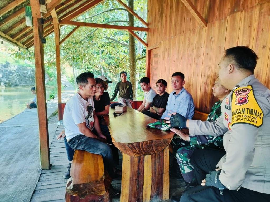 Aspirasi Pemuda Desa Bantarkalong Tasikmalaya Diserap Melalui Program Jumat Curhat