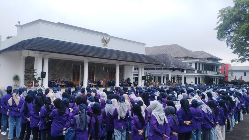Sebanyak 1.133 Peserta KKN Unigal Periode 2 Dilepas Secara Resmi di Pendopo Ciamis