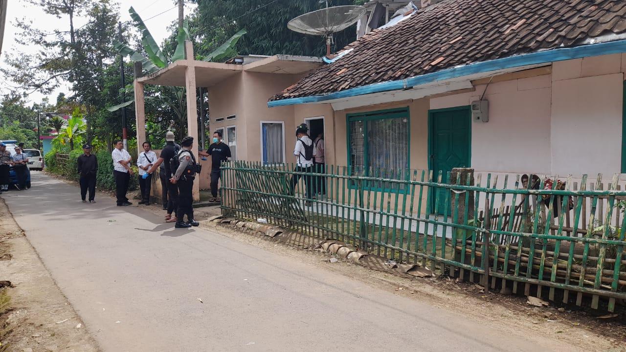 BREAKING NEWS: Densus 88 Geledah Rumah di Cipacing Tasikmalaya, Diduga Terkait Aksi Teror