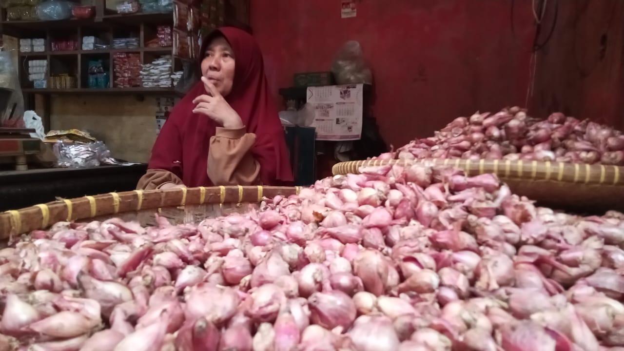Harga Bawang Merah di Pasar Banjar Tembus Rp40 Ribu pada Awal Ramadhan