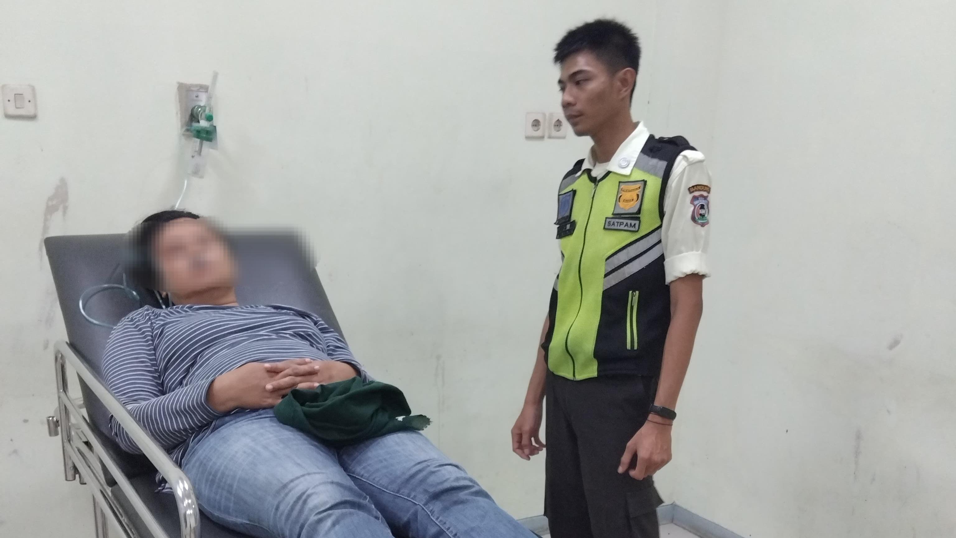 Sopir dan Penumpang Luka-Luka Usai Mobilnya Dihantam KA Turangga di Ciamis