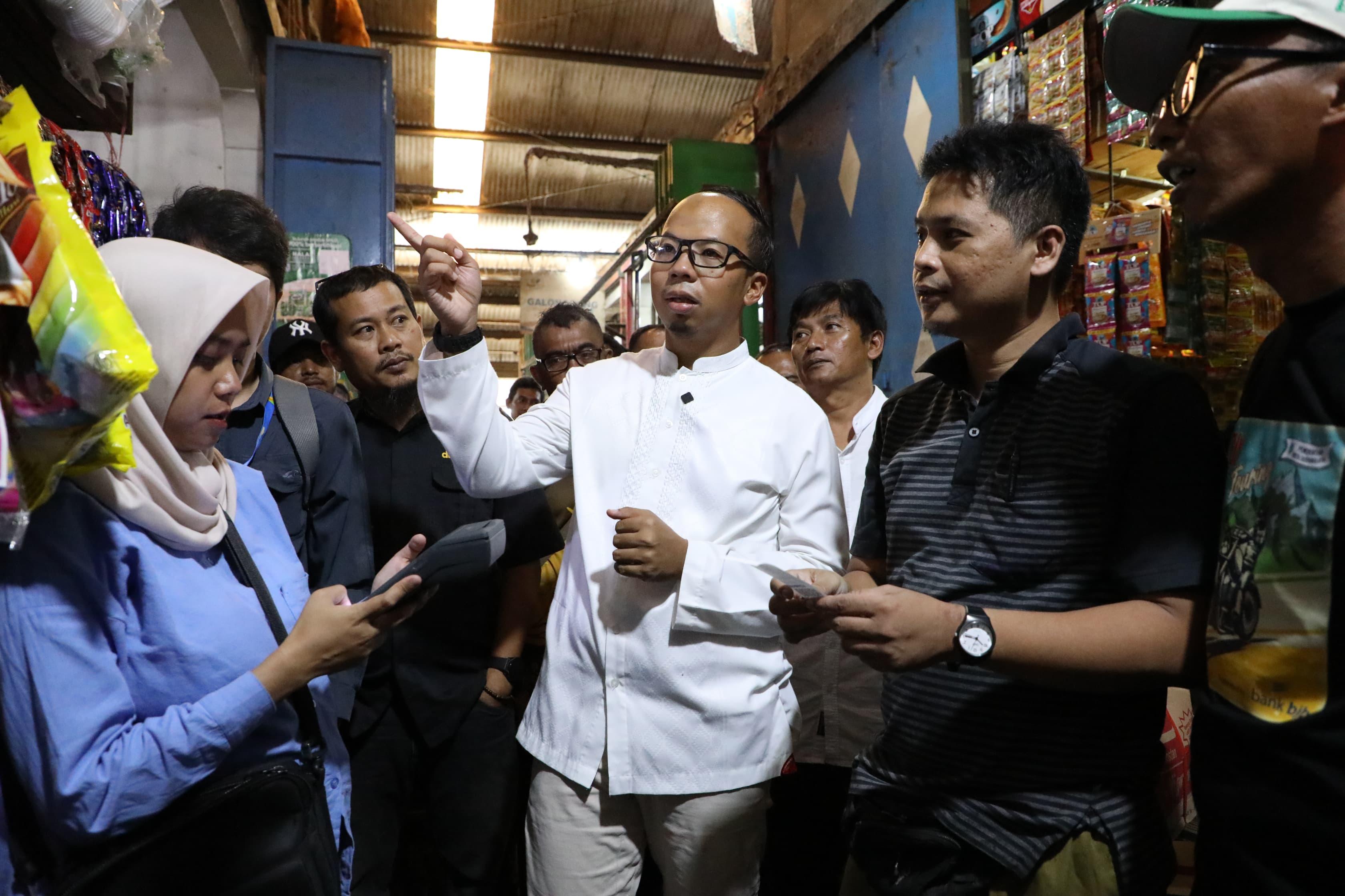 Dorong Digitalisasi, Pemkot Tasikmalaya Uji Coba Aplikasi E-Retribusi di Pasar Cikurubuk