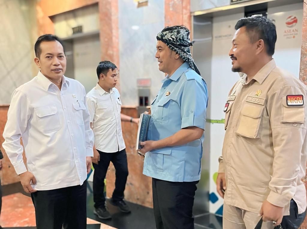 Wawalkot Tasikmalaya Diky Chandra Bahas Penguatan Ekonomi Lokal dengan Wamenkop Ferry Juliantono