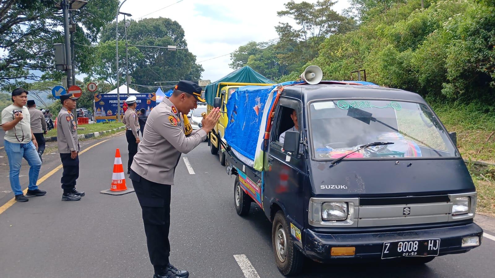 Kapolres Tasikmalaya Kota Turun Tangan Atur Lalin di Jalur Gentong, Imbas One Way di Garut