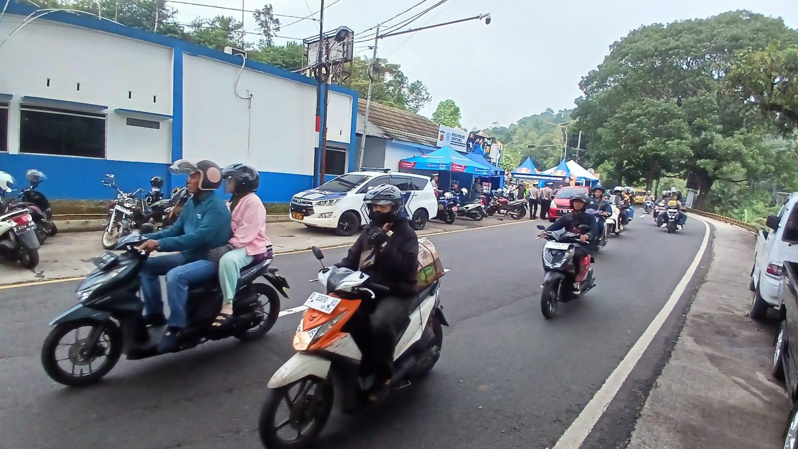 H-2 Lebaran 2025, Arus Mudik di Jalur Gentong Tasikmalaya Ramai Lancar